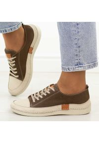 C.Beżowe nubuk vizon skórzane półbuty damskie T.Sokolski 8260. Okazja: na co dzień. Nosek buta: okrągły. Zapięcie: sznurówki. Kolor: beżowy. Materiał: nubuk, skóra. Szerokość cholewki: normalna. Sezon: jesień, wiosna. Styl: sportowy, klasyczny, casual, elegancki #1