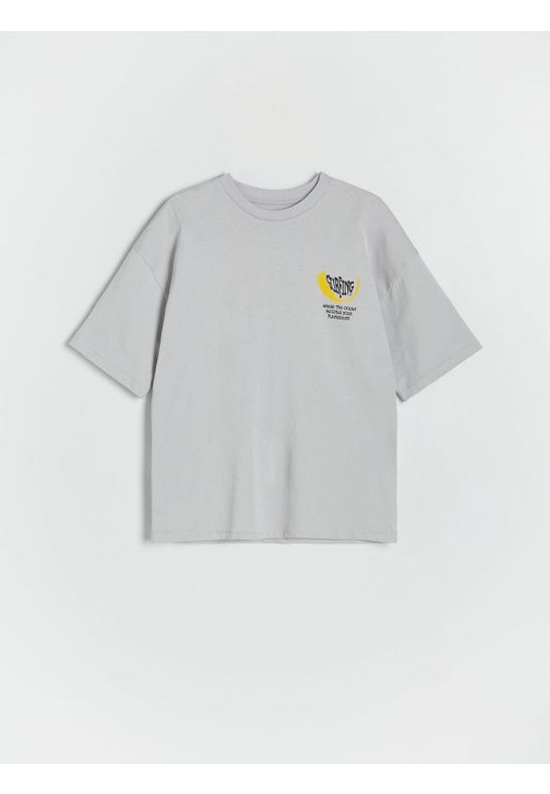 Reserved - T-shirt oversize z nadrukiem - jasnoszary. Kolor: szary. Materiał: dzianina, bawełna. Wzór: nadruk