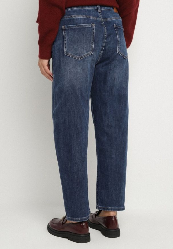 Born2be - Niebieskie Jeansy Mom Fit High Waist z Bawełny Nelimesa. Okazja: na co dzień. Stan: podwyższony. Kolor: niebieski. Styl: casual