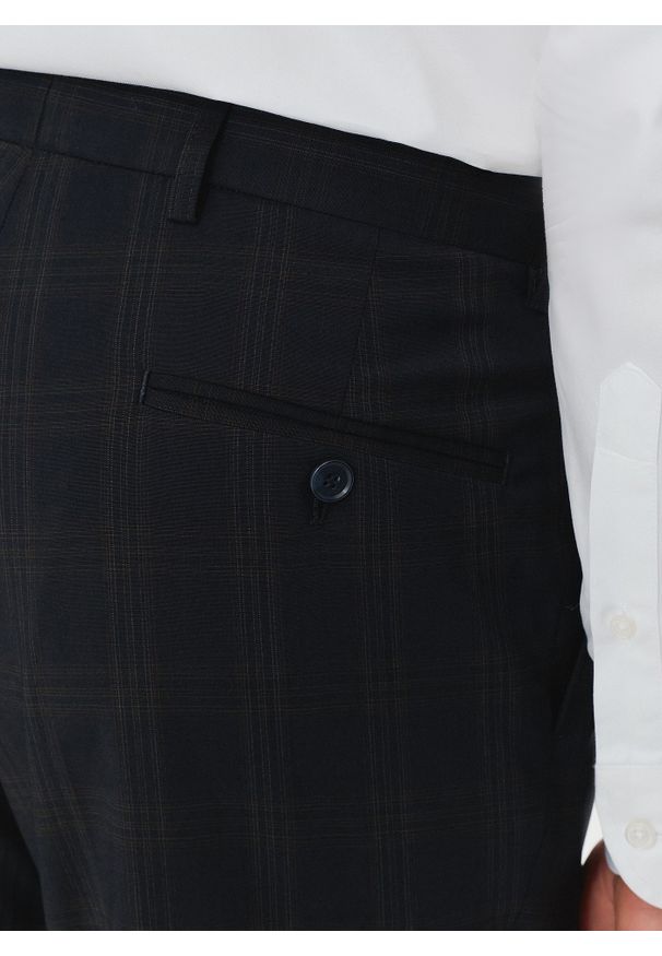 Pako Lorente - PAKO LORENTE – Męskie spodnie garniturowe w odcieniu granatowym. Kolor: niebieski. Materiał: poliester, wełna, lycra. Styl: elegancki