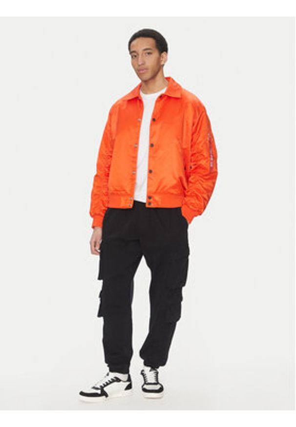 Alpha Industries Kurtka bomber Coach Logo 156145 Pomarańczowy Regular Fit. Kolor: pomarańczowy. Materiał: syntetyk
