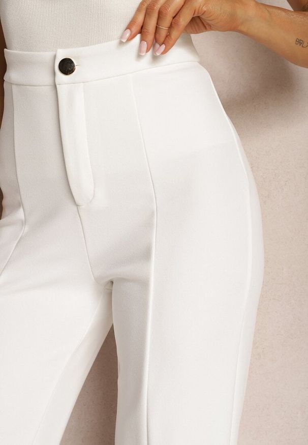 Renee - Białe Eleganckie Spodnie High Waist o Szerokim Kroju z Wiskozą i Rozcięciami Yurlea. Okazja: na spotkanie biznesowe, do pracy. Stan: podwyższony. Kolor: biały. Materiał: wiskoza. Styl: elegancki