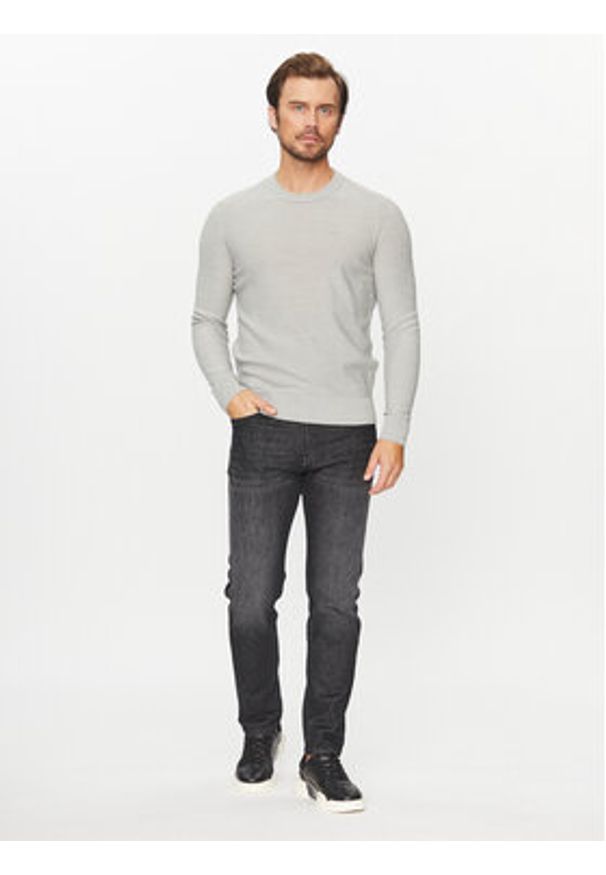 BOSS - Boss Sweter Avac_C 50501762 Szary Regular Fit. Kolor: szary. Materiał: syntetyk