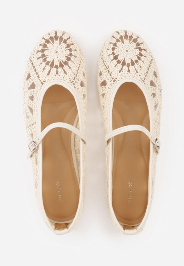 Renee - Beżowe Boho Balerinki VICES w Stylu Mary Jane z Ażurową Cholewką Lainia. Okazja: na co dzień. Zapięcie: pasek. Kolor: beżowy. Szerokość cholewki: normalna. Wzór: ażurowy. Sezon: wiosna, lato. Styl: boho