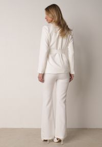 Born2be - Biały Komplet Garniturowy Marynarka z Wiązanym Paskiem i Spodnie Falloria. Kolor: biały #5