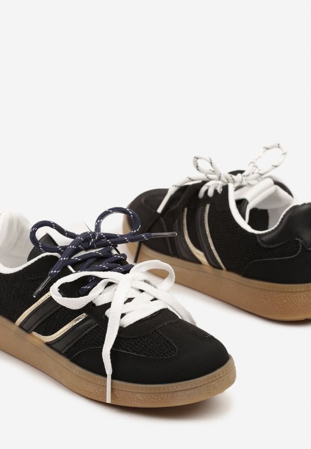 Renee - Czarne Sneakersy z Geometrycznymi Paskami i Podwójnym Wiązaniem Florlevi. Okazja: na co dzień. Zapięcie: pasek. Kolor: czarny. Wzór: geometria