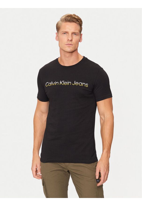 Calvin Klein Jeans T-Shirt Two Tone Institutional J30J325676 Czarny Regular Fit. Kolor: czarny. Materiał: bawełna