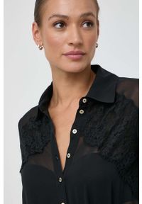 Marciano Guess koszula damska kolor czarny regular z kołnierzykiem klasycznym. Typ kołnierza: kołnierzyk klasyczny. Kolor: czarny. Materiał: tkanina, koronka. Wzór: gładki. Styl: klasyczny #3