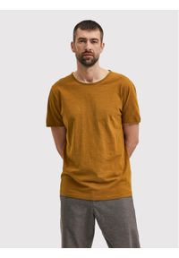 Selected Homme T-Shirt Morgan 16071775 Brązowy Regular Fit. Kolor: brązowy. Materiał: bawełna #1