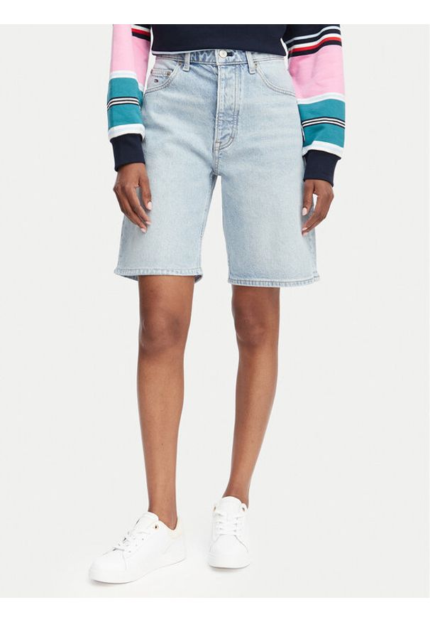 Tommy Jeans Bermudy DW0DW23123 Niebieski jasny Regular Fit. Kolor: niebieski. Materiał: bawełna