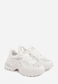 Renee - Białe Sneakersy na Platformie Ozdobione Cyrkoniami i Koronką Antea. Okazja: na co dzień. Kolor: biały. Materiał: koronka. Wzór: aplikacja, koronka. Obcas: na platformie #6