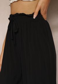 Renee - Czarne Spodnie z Bawełny Typu Palazzo High Waist z Gumką w Talii Nelsaria. Stan: podwyższony. Kolor: czarny. Materiał: bawełna. Sezon: lato