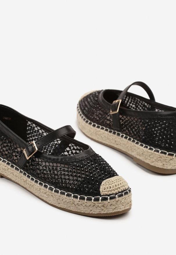Born2be - Czarne Ażurowe Espadryle z Plecionką Rineviella. Okazja: na spotkanie biznesowe, na spacer. Zapięcie: sprzączka. Kolor: czarny. Wzór: ażurowy. Sezon: lato. Styl: elegancki, biznesowy