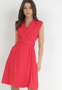 Born2be - Czerwona Kopertowa Sukienka Mini z Wiskozy z Paskiem Ziceza. Kolor: czerwony. Materiał: wiskoza. Długość rękawa: bez rękawów. Typ sukienki: kopertowe. Długość: mini #1