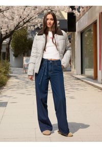 Sinsay - Koszulka z długimi rękawami - kremowy. Kolor: kremowy. Długość rękawa: długi rękaw. Długość: długie