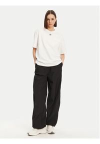 Adidas - adidas T-Shirt Essentials Boyfriend JC8967 Biały Oversize. Kolor: biały. Materiał: bawełna #9
