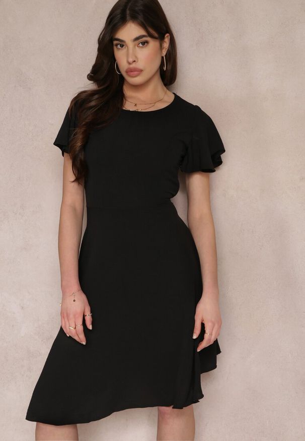 Renee - Czarna Elegancka Sukienka z Krótkim Rękawem i Rozkloszowanym Dołem Mimisa. Kolor: czarny. Długość rękawa: krótki rękaw. Styl: elegancki. Długość: midi