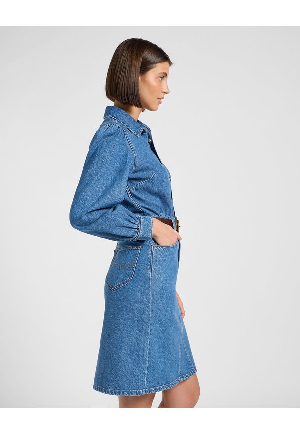 Lee - DAMSKA SUKIENKA JEANSOWA LEE LONG SLEEVE DRESS FINE BLUE 112370996. Materiał: jeans. Długość rękawa: długi rękaw