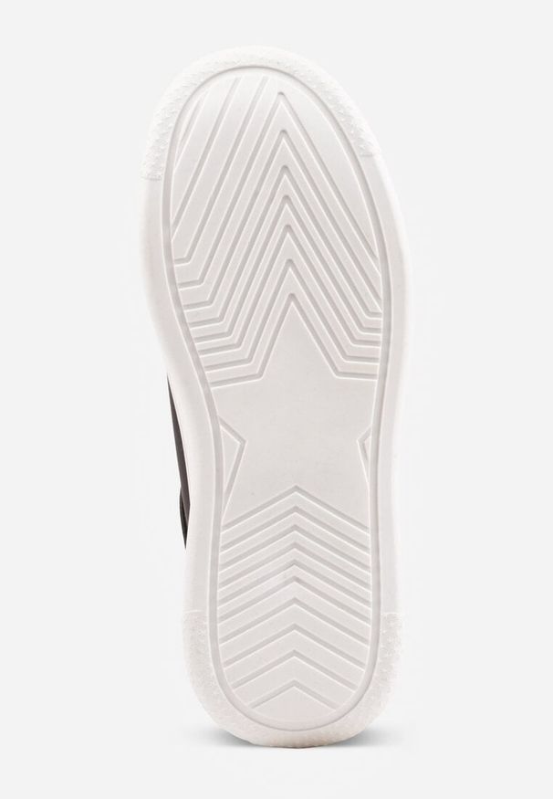 Renee - Czarne Sneakersy VICES Ozdobione Gwiazdą i Błyszczącą Wstawką Oranatta. Okazja: na co dzień. Kolor: czarny. Materiał: jeans. Wzór: aplikacja