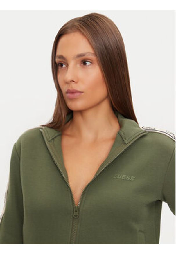 Guess Bluza Britney V2YQ16 KB3P2 Zielony Regular Fit. Kolor: zielony. Materiał: bawełna, syntetyk