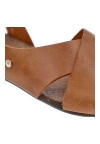 Sandały damskie Armodo, cholewka ze skóry naturalnej lekka podeszwa o minimalistycznym designie, brązowe, 40141. Okazja: na co dzień, na spacer. Zapięcie: pasek. Kolor: brązowy. Materiał: skóra. Sezon: lato. Styl: wakacyjny, casual, klasyczny, elegancki #3