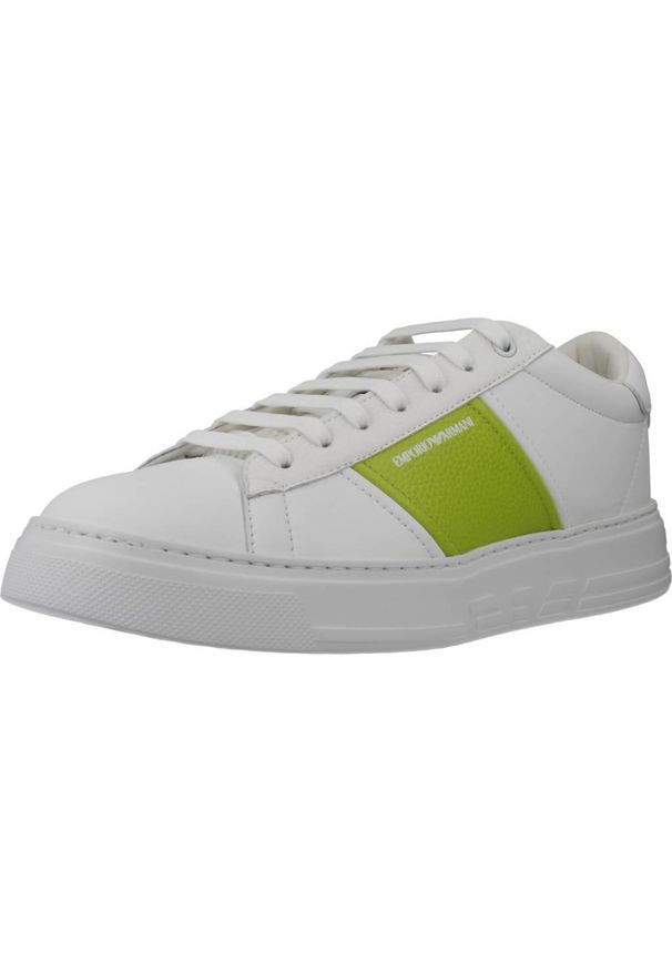 EA7 - Kapcie EMPORIO ARMANI XN840 Biały. Kolor: biały. Materiał: syntetyk, skóra. Sport: turystyka piesza