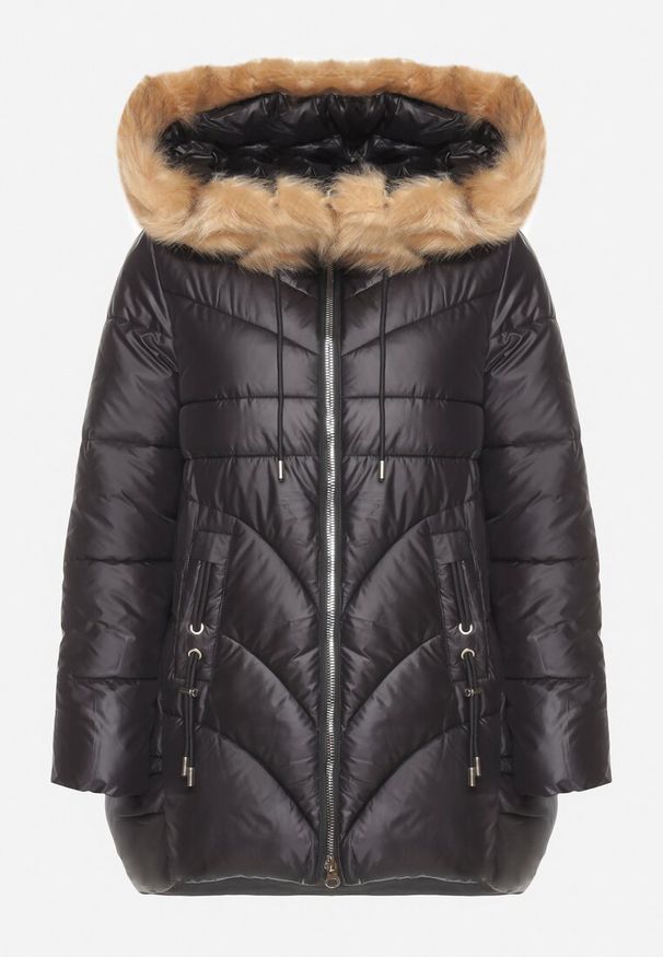 Born2be - Czarna Pikowana Kurtka o Trapezowym Kroju z Kapturem i Odpinanym Futerkiem Deolaine. Okazja: na co dzień. Typ kołnierza: kaptur. Kolor: czarny. Materiał: futro. Długość rękawa: długi rękaw. Długość: długie. Styl: casual, elegancki