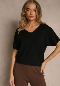 Renee - Czarny T-shirt z Dzianiny z Dekoltem w Serek Fenalise. Okazja: na co dzień. Typ kołnierza: dekolt w serek. Kolor: czarny. Materiał: dzianina. Wzór: aplikacja. Styl: casual