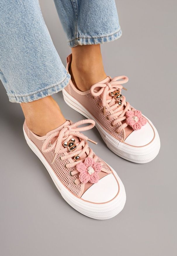 Born2be - Różowe Ażurowe Trampki na Grubej Podeszwie z Ozdobami 3D Onivetta. Okazja: na co dzień. Kolor: różowy. Materiał: jeans. Wzór: aplikacja, ażurowy. Styl: klasyczny, casual
