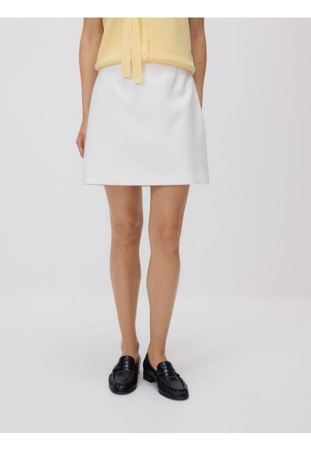 Reserved - Spódnica mini - złamana biel. Materiał: tkanina, wiskoza