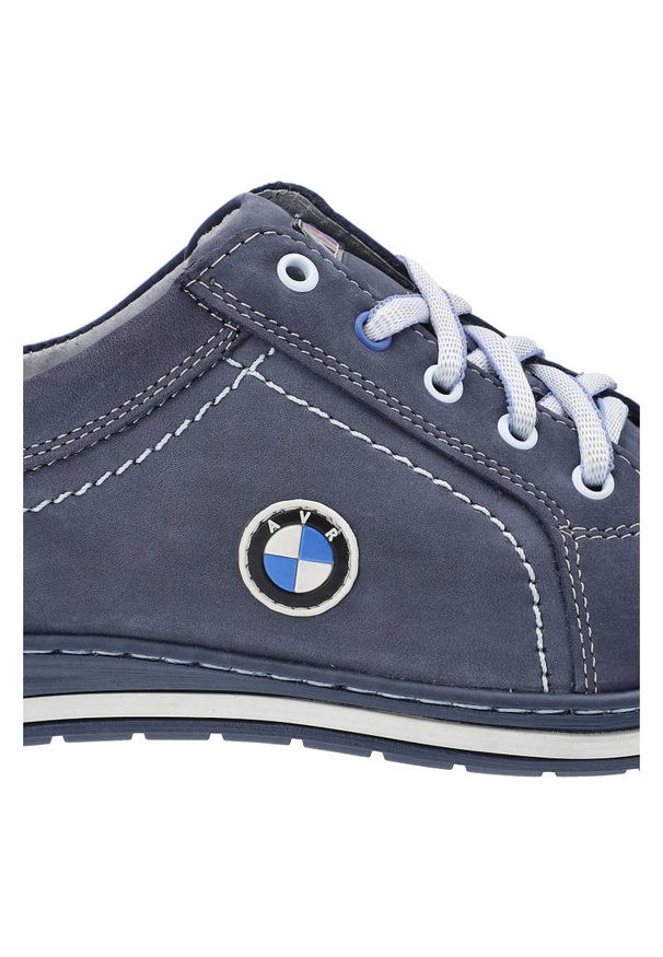 Półbuty męskie Avanti, nurowany fason niska cholewka kontrastowe przeszycia elastyczna lekka podeszwa wygodne dopasowanie, niebieskie, 422-02. Okazja: na co dzień. Wysokość cholewki: przed kostkę. Zapięcie: sznurówki. Kolor: niebieski. Materiał: nubuk. Szerokość cholewki: normalna. Styl: casual, elegancki, sportowy, klasyczny