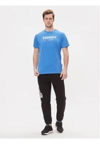 Tommy Jeans T-Shirt Tjm Slim Essential Tommy Tee DM0DM18264 Niebieski Slim Fit. Kolor: niebieski. Materiał: bawełna