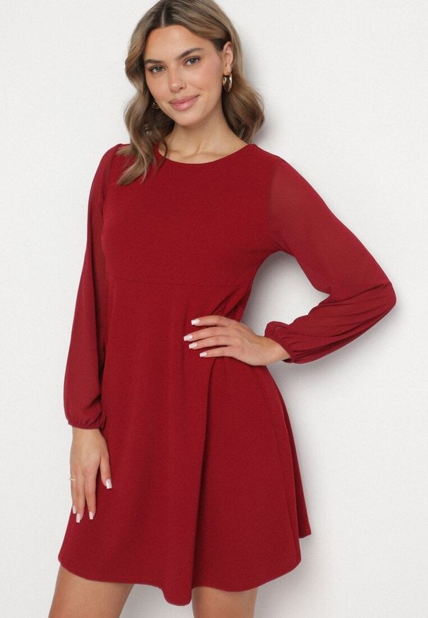 Born2be - Bordowa Sukienka o Rozkloszowanym Kroju z Półtransparentnymi Rękawami Edalinne. Okazja: do pracy, na co dzień. Kolor: czerwony. Materiał: skóra. Typ sukienki: proste. Styl: casual, elegancki