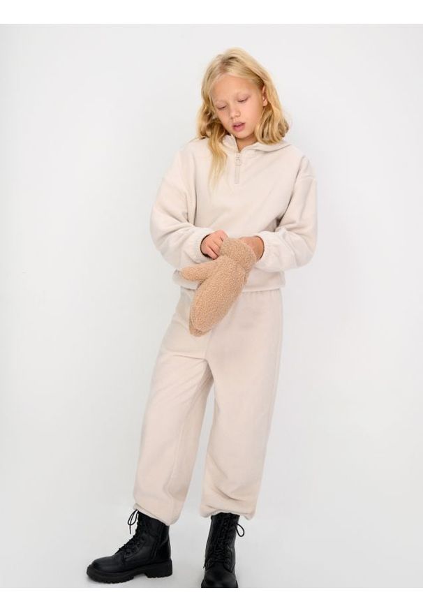 Sinsay - Polarowa bluza z kapturem - beżowy. Typ kołnierza: kaptur. Kolor: beżowy. Materiał: polar