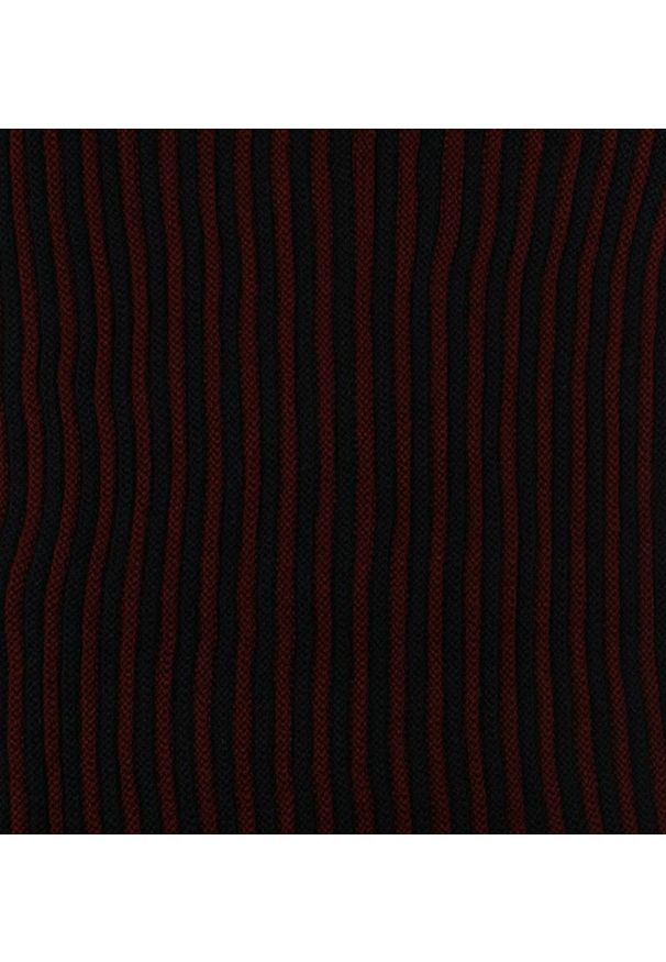 Komin Granatowo-Czerwony w Paski Jesienno-Zimowy, Dziergany, Składany na Dwa Razy, Męski -Pako Jeans. Kolor: czerwony, niebieski, wielokolorowy. Materiał: akryl. Wzór: paski, prążki. Sezon: zima, jesień