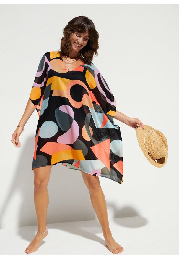 bonprix - Prześwitująca tunika plażowa. Okazja: na plażę. Kolor: czarny. Wzór: nadruk