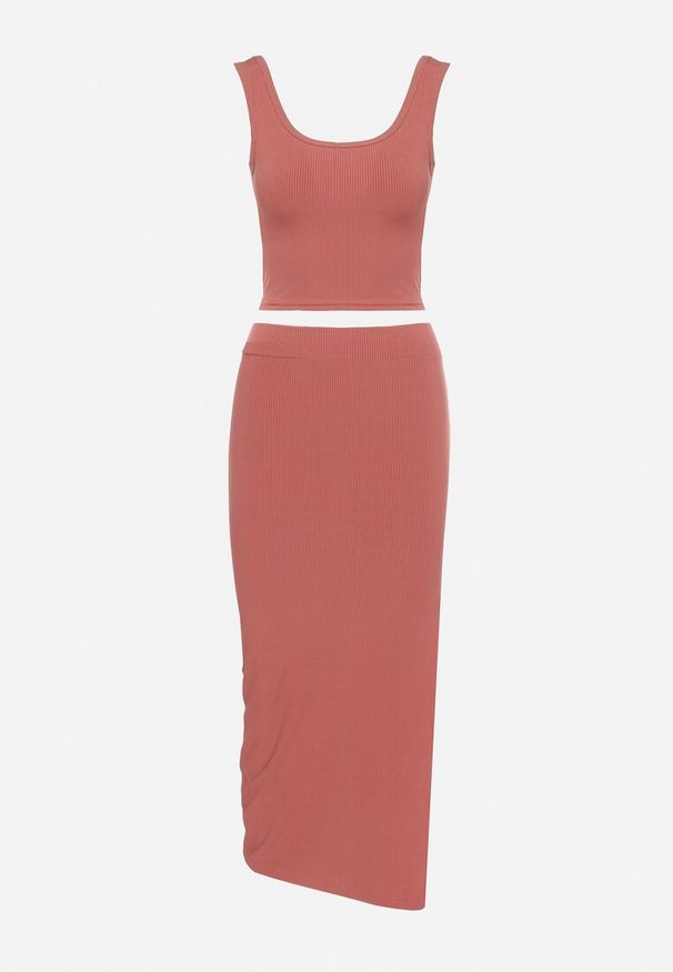 Born2be - Różowy Komplet z Prążkowanej Dzianiny Top na Szerokich Ramiączkach i Spódnica z Rozcięciem na Boku Uola. Kolor: różowy. Materiał: prążkowany, dzianina