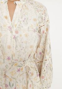 Born2be - Beżowa Rozkloszowana Sukienka w Kwiaty z Paskiem w Talii Dimtia. Okazja: na co dzień. Typ kołnierza: dekolt w kształcie V. Kolor: beżowy. Wzór: kwiaty. Sezon: wiosna, lato. Typ sukienki: proste. Styl: casual, elegancki #2