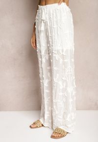 Renee - Białe Spodnie High Waist o Ażurowym Wykończeniu z Gumką w Talii Gralefia. Stan: podwyższony. Kolor: biały. Wzór: ażurowy