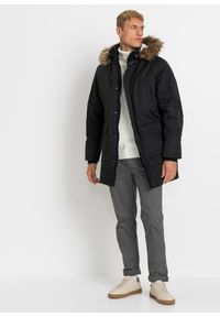 bonprix - Ocieplana zimowa parka z kożuszkiem i odpinanym kapturem. Kolor: czarny. Materiał: poliester. Długość: długie. Sezon: zima #2