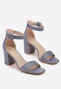 Born2be - Niebieskie Sandały Vices na Słupku z Kwadratowym Noskiem Kosennia. Okazja: na co dzień. Zapięcie: pasek. Kolor: niebieski. Materiał: jeans. Obcas: na słupku. Styl: casual, elegancki