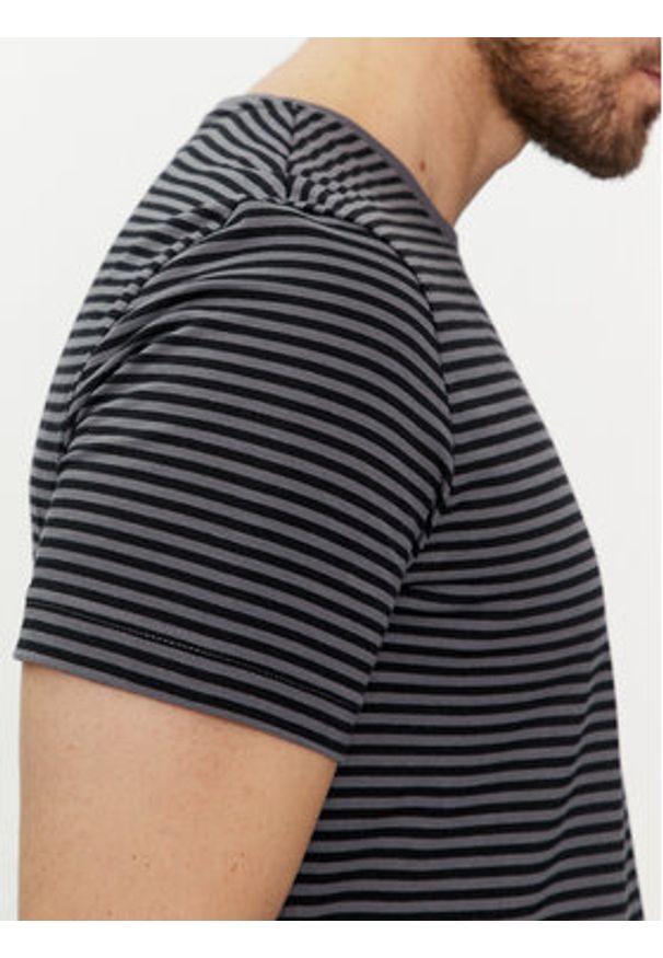 Calvin Klein T-Shirt K10K112520 Czarny Regular Fit. Kolor: czarny. Materiał: bawełna