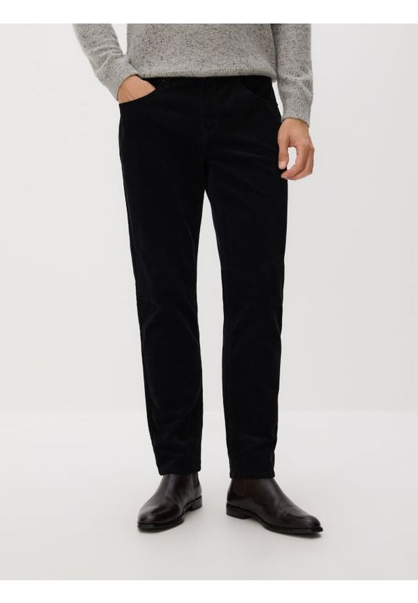 Reserved - Bawełniane spodnie slim fit - czarny. Kolor: czarny. Materiał: bawełna