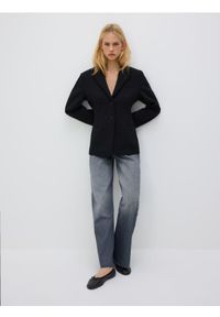 Reserved - Taliowana marynarka - czarny. Kolor: czarny. Materiał: tkanina, wiskoza #1
