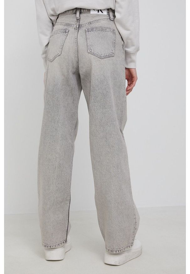 Calvin Klein Jeans Jeansy damskie high waist. Stan: podwyższony. Kolor: beżowy