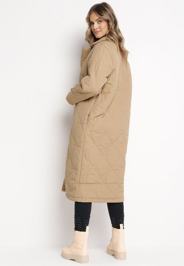 Born2be - Beżowy Długi Płaszcz Kurtka z Kołnierzem i Pikowaniem Semere. Kolor: beżowy. Długość: długie