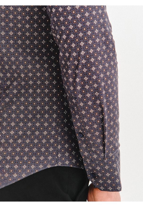 Pako Lorente - PAKO LORENTE - Brązowa koszula mikrowzór. Kolor: brązowy. Materiał: elastan, bawełna. Długość rękawa: długi rękaw. Długość: długie. Sezon: jesień