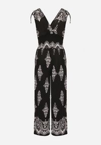 Born2be - Czarny Kombinezon w Orientalny Wzór z Dekoltem w Serek Izena. Okazja: na co dzień. Kolor: czarny. Wzór: aplikacja. Styl: casual #4