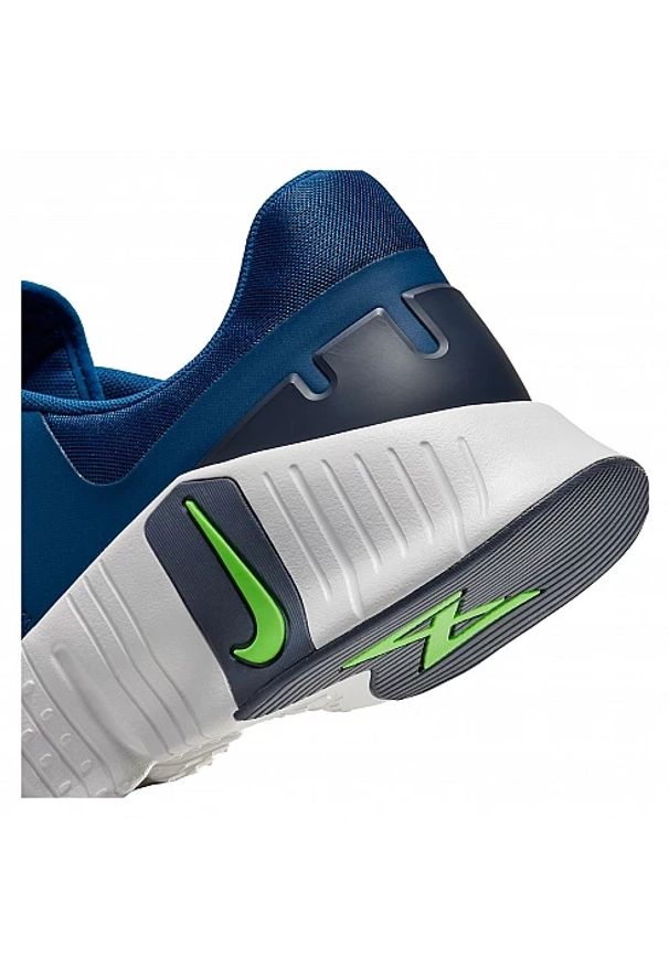Nike Free Metcon 5 Buty treningowe męskie. Kolor: niebieski. Materiał: guma. Szerokość cholewki: normalna. Sport: fitness
