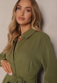 Renee - Zielona Koszulowa Sukienka Taliowana z Rozkloszowanym Dołem Nereira. Kolor: zielony. Materiał: tkanina. Typ sukienki: koszulowe